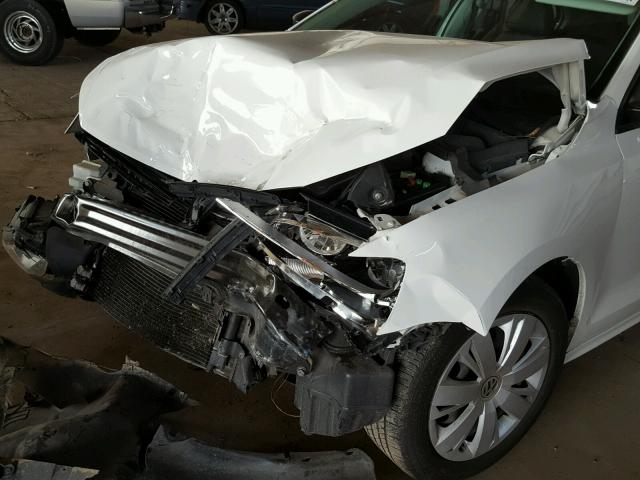 3VW1K7AJ9CM385667 - 2012 VOLKSWAGEN JETTA BASE WHITE photo 9