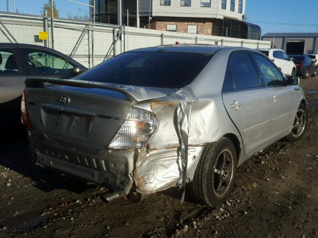4T1BE32KX2U065424 - 2002 TOYOTA CAMRY LE 银色 照片 4