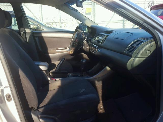 4T1BE32KX2U065424 - 2002 TOYOTA CAMRY LE 银色 照片 5