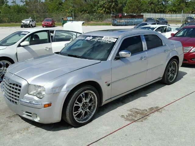 2C3AA63H15H585314 - 2005 CHRYSLER 300C SILVER photo 2