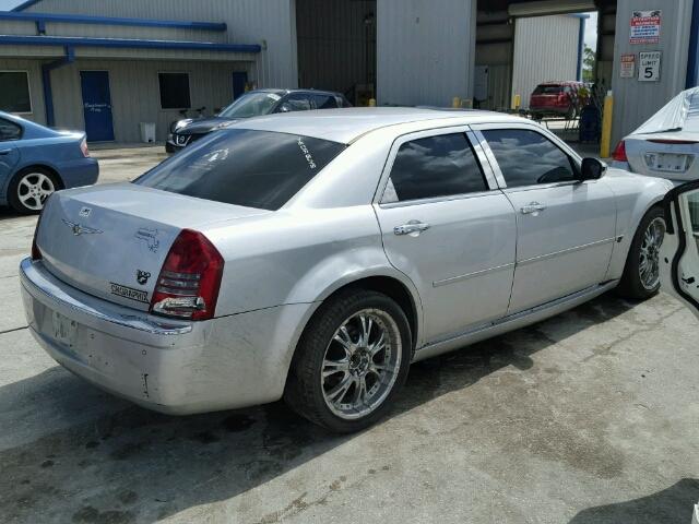 2C3AA63H15H585314 - 2005 CHRYSLER 300C SILVER photo 4