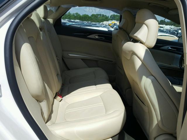 3LN6L2G98DR825187 - 2013 LINCOLN MKZ WHITE photo 6