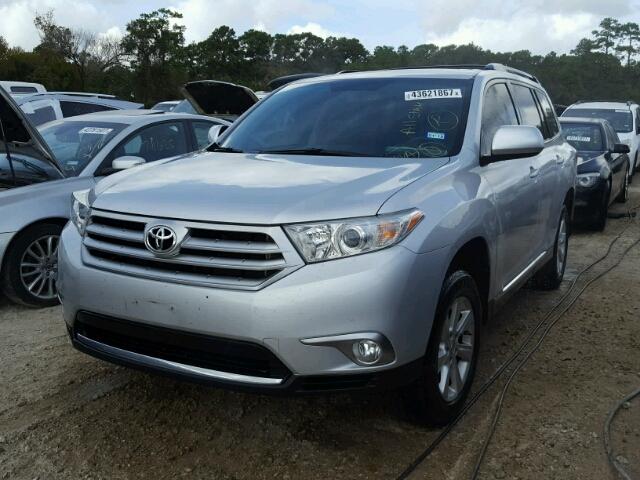 5TDZK3EH3BS045404 - 2011 TOYOTA HIGHLANDER GRAY photo 2