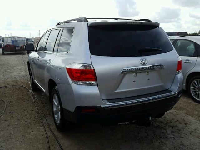 5TDZK3EH3BS045404 - 2011 TOYOTA HIGHLANDER GRAY photo 3