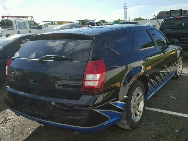 2D4GV58265H660911 - 2005 DODGE MAGNUM R/T BLACK photo 4