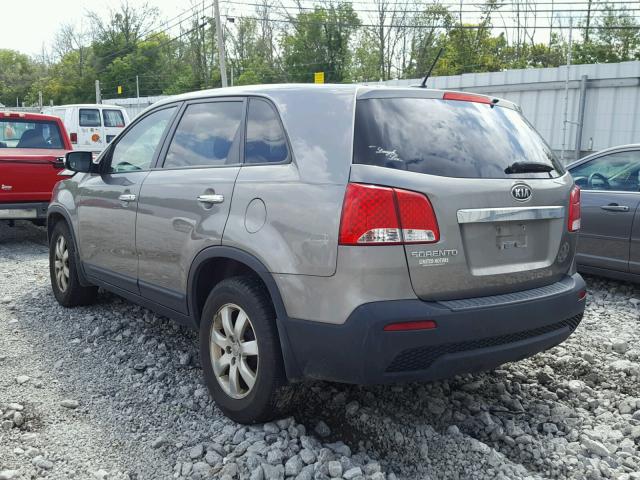 5XYKT3A16DG378896 - 2013 KIA SORENTO LX GRAY photo 3