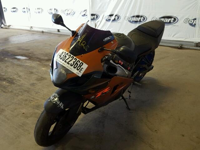 JS1GR7JA142100942 - 2004 SUZUKI GSX-R750 K ORANGE photo 2