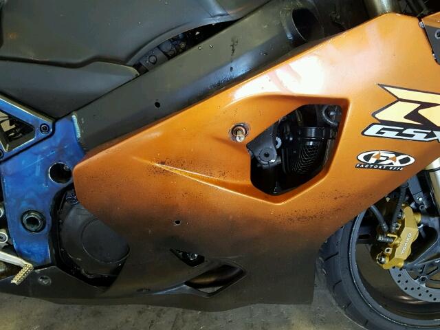 JS1GR7JA142100942 - 2004 SUZUKI GSX-R750 K ORANGE photo 7