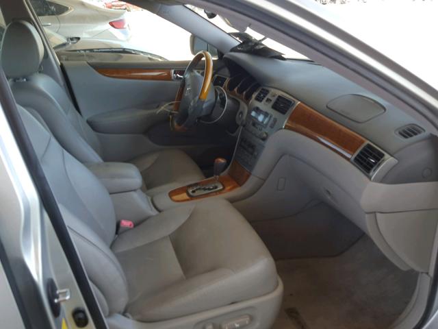 JTHBA30G355134675 - 2005 LEXUS ES 330 SILVER photo 5