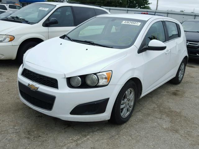 1G1JC6SH2E4105634 - 2014 CHEVROLET SONIC LT WHITE photo 2