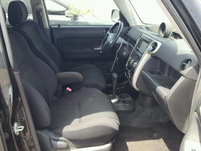 JTLKT324164046363 - 2006 TOYOTA SCION XB Schwarz Foto 5