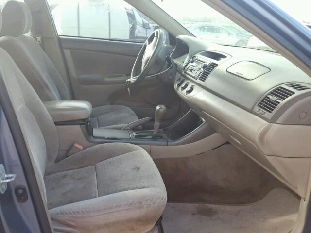 4T1BE32K12U573412 - 2002 TOYOTA CAMRY LE 蓝色 照片 5