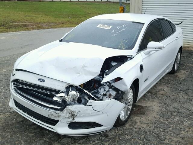 3FA6P0PU6FR246936 - 2015 FORD FUSION SE WHITE photo 2