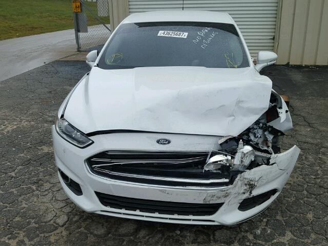 3FA6P0PU6FR246936 - 2015 FORD FUSION SE WHITE photo 9