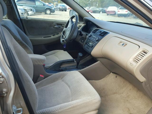 1HGCG56411A047261 - 2001 HONDA ACCORD LX TAN photo 5