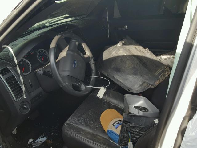 1FMCU9EG4BKB27316 - 2011 FORD ESCAPE WHITE photo 5