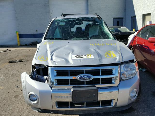 1FMCU9EG4BKB27316 - 2011 FORD ESCAPE WHITE photo 9