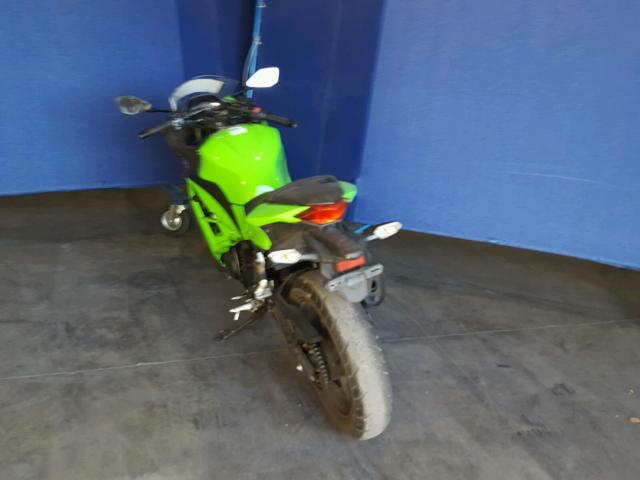 JKAEX8A13FA012227 - 2015 KAWASAKI EX300 A GREEN photo 3