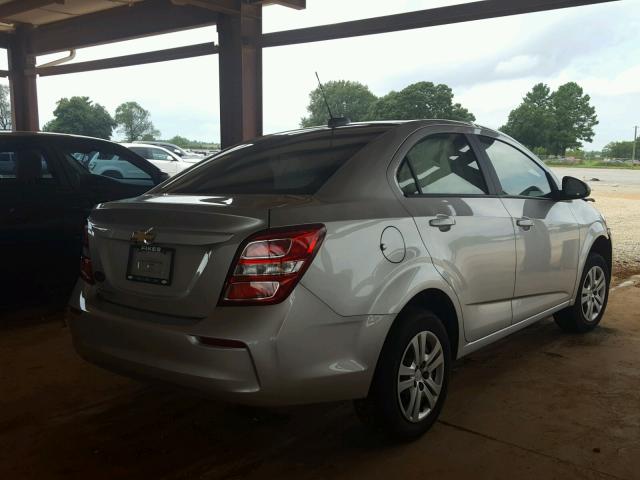 1G1JB5SH3H4152057 - 2017 CHEVROLET SONIC LS 银色 照片 4