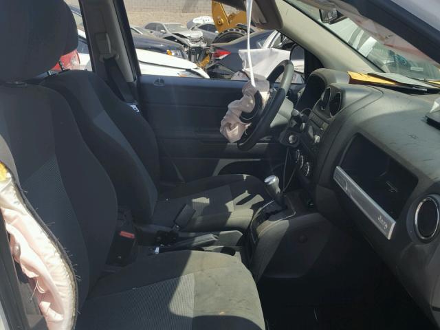 1C4NJDBB8GD521799 - 2016 JEEP COMPASS SP 白色 照片 5