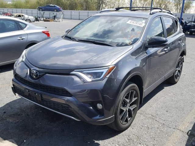 JTMNFREV4JJ734956 - 2018 TOYOTA RAV4 SE CHARCOAL photo 2