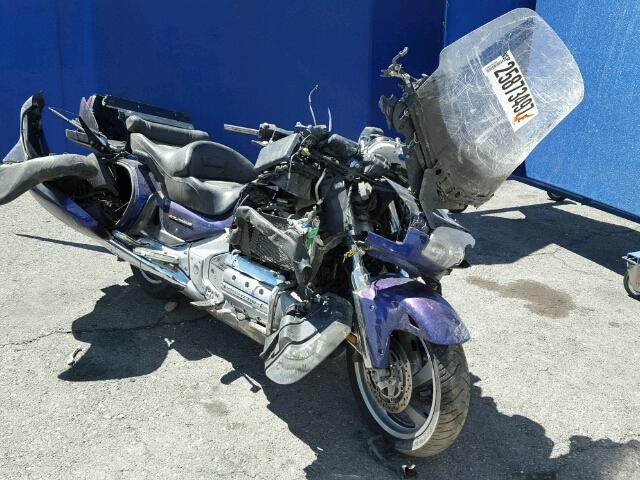 1HFSC47062A104718 - 2002 HONDA GL1800 PURPLE photo 1