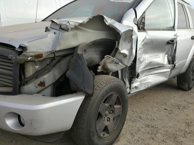 1D4HD48N55F598348 - 2005 DODGE DURANGO SL SILVER photo 9