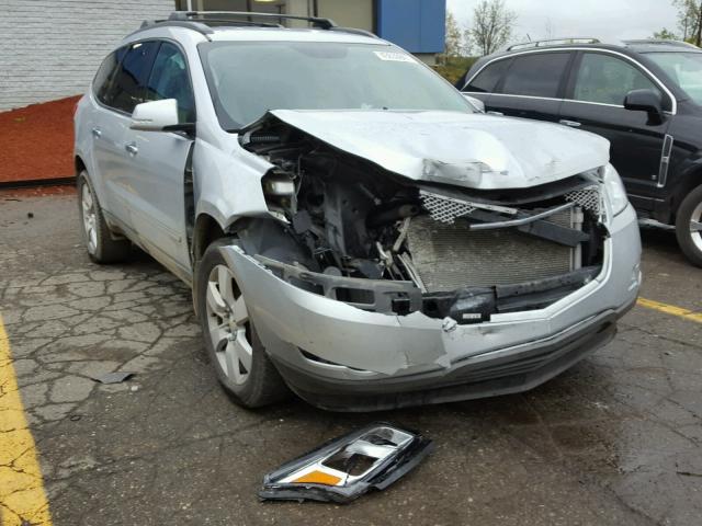 1GNKRLED5BJ386964 - 2011 CHEVROLET TRAVERSE L SILVER photo 1