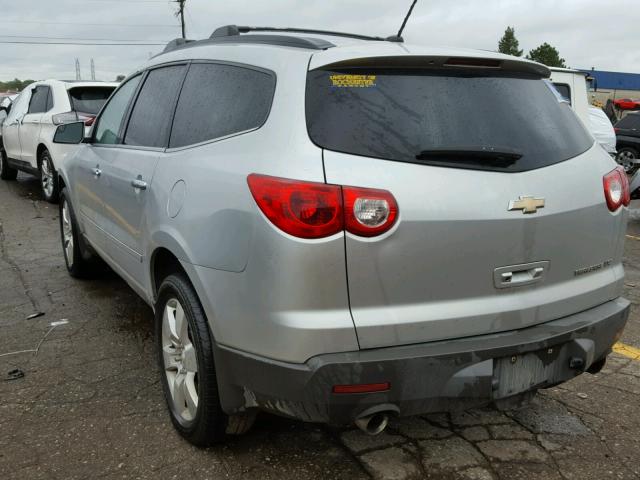 1GNKRLED5BJ386964 - 2011 CHEVROLET TRAVERSE L SILVER photo 3