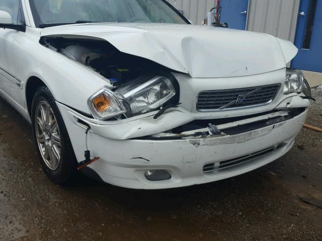 YV1TS592151410052 - 2005 VOLVO S80 2.5T WHITE photo 9