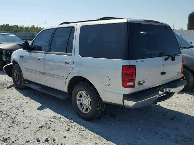 1FMRU1563YLB89358 - 2000 FORD EXPEDITION SILVER photo 3