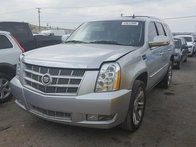 1GYS3DEF5DR196694 - 2013 CADILLAC ESCALADE P SILVER photo 2