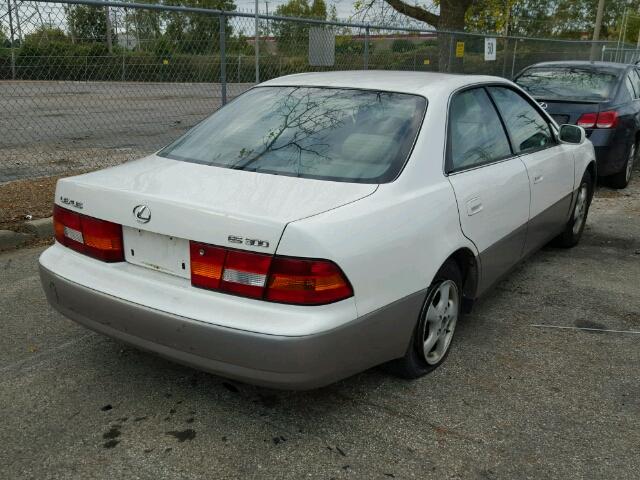 JT8BF22G1V5010087 - 1997 LEXUS ES 300 WHITE photo 4