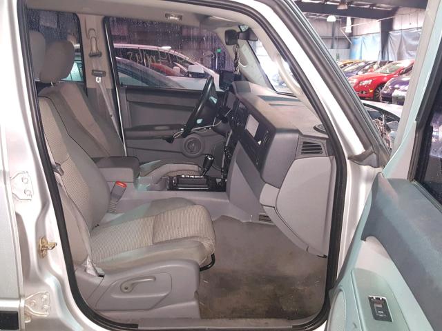 1J8HH48K77C651264 - 2007 JEEP COMMANDER SILVER photo 5