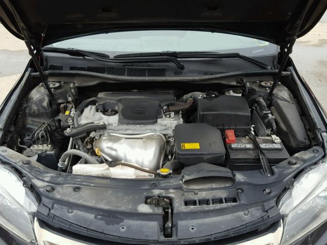 4T1BF1FK7FU036285 - 2015 TOYOTA CAMRY LE შავი ფოტო 7