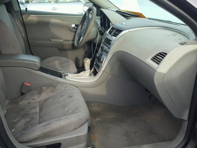 1G1ZA5EB1A4139214 - 2010 CHEVROLET MALIBU LS ნაცრისფერი ფოტო 5