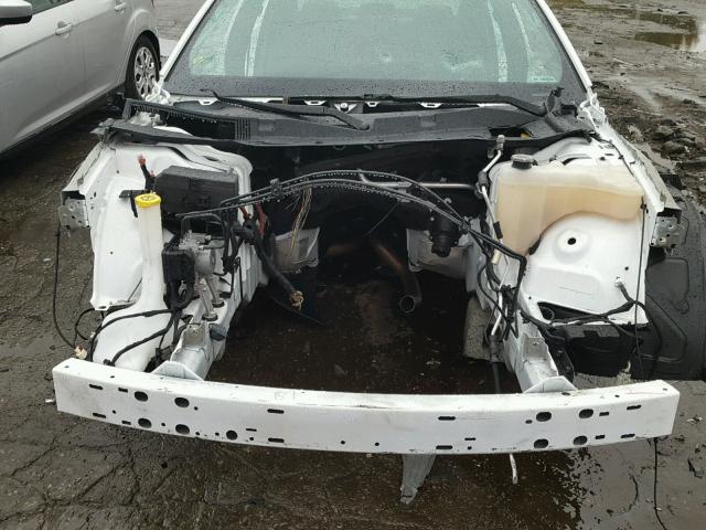 2C3CDXL94HH611987 - 2017 DODGE CHARGER SR WHITE photo 7