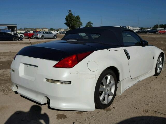 JN1AZ36A25M750336 - 2005 NISSAN 350Z ROADS WHITE photo 4