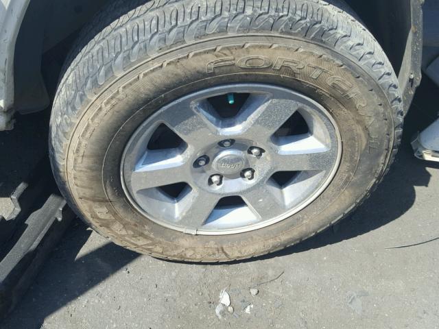 1J8HG58277C576851 - 2007 JEEP COMMANDER WHITE photo 9