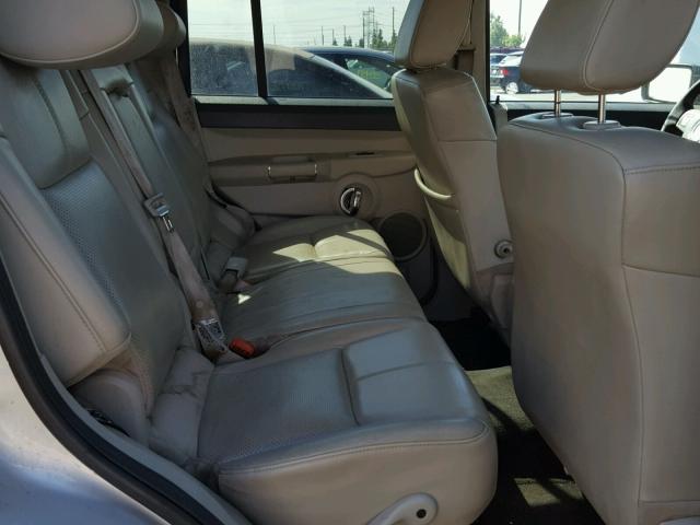 1J8HG58216C247397 - 2006 JEEP COMMANDER SILVER photo 6
