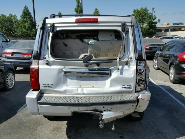 1J8HG58216C247397 - 2006 JEEP COMMANDER SILVER photo 9