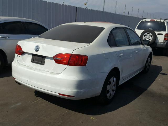 3VW2K7AJ8DM267342 - 2013 VOLKSWAGEN JETTA BASE Սպիտակ լուսանկար 4