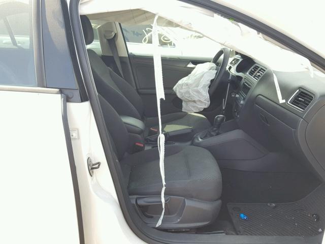 3VW2K7AJ8DM267342 - 2013 VOLKSWAGEN JETTA BASE Սպիտակ լուսանկար 5