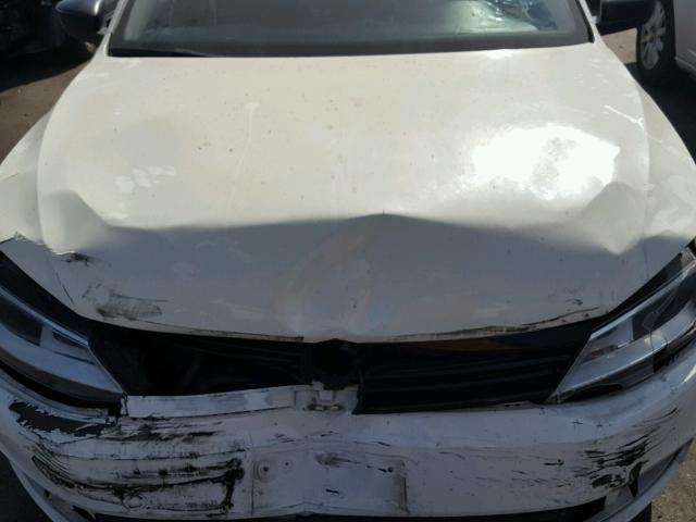 3VW2K7AJ8DM267342 - 2013 VOLKSWAGEN JETTA BASE Սպիտակ լուսանկար 7