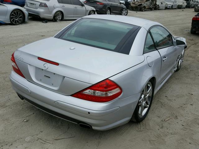 WDBSK71F37F124719 - 2007 MERCEDES-BENZ SL 550 SILVER photo 4