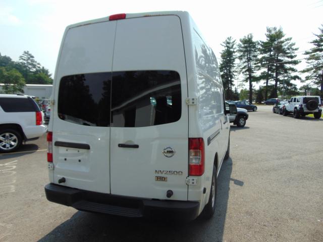 1N6AF0LY6DN100694 - 2013 NISSAN NV 2500 WHITE photo 3