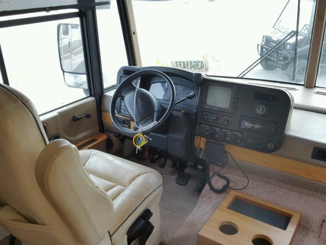 1FCNF53S010A15422 - 2001 FORD F550 SUPER BEIGE photo 2