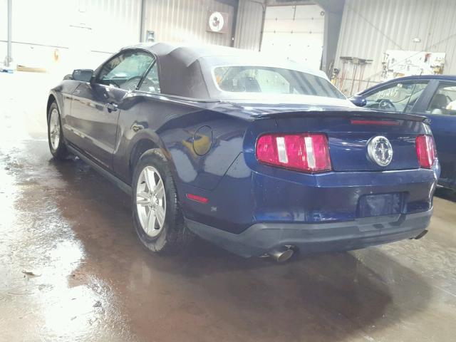 1ZVBP8EM9B5101149 - 2011 FORD MUSTANG BLUE photo 3