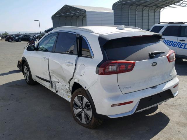 KNDCB3LC9J5155164 - 2018 KIA NIRO FE WHITE photo 3