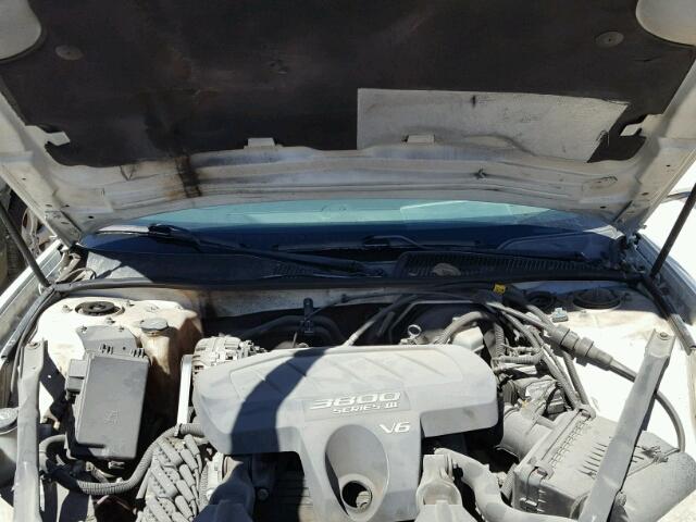 2G4WD562651252055 - 2005 BUICK LACROSSE C WHITE photo 7